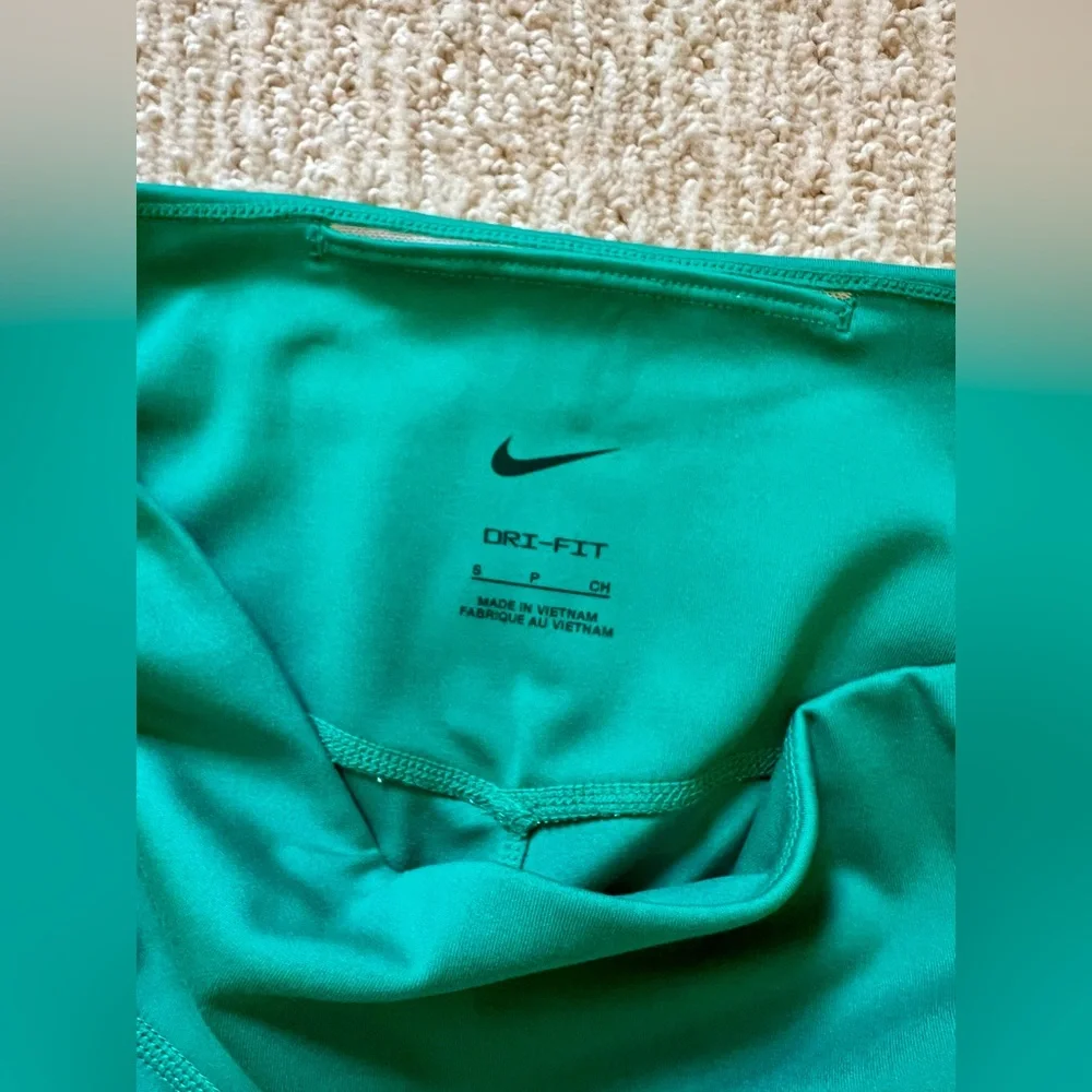 Nike Women’s Teal Active Leggings